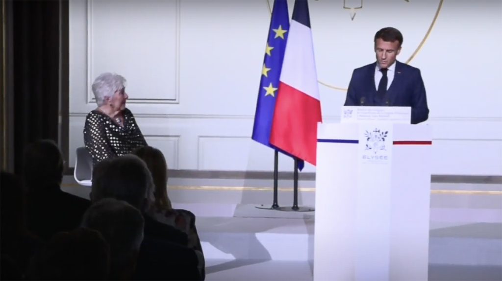 Emmanuel Macron face à Line Renaud